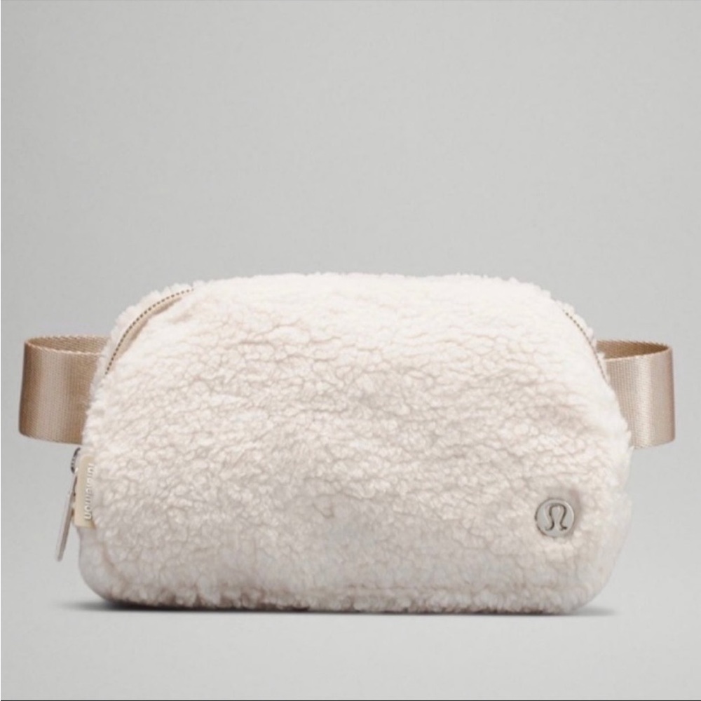 NEW Lululemon Everywhere Ivory Crossbody Bag.